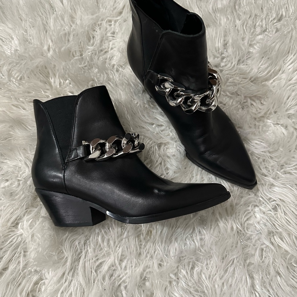Marc Fisher Black leather Ankle Boots with Silver Chain Detail Western - Picture 3 of 7